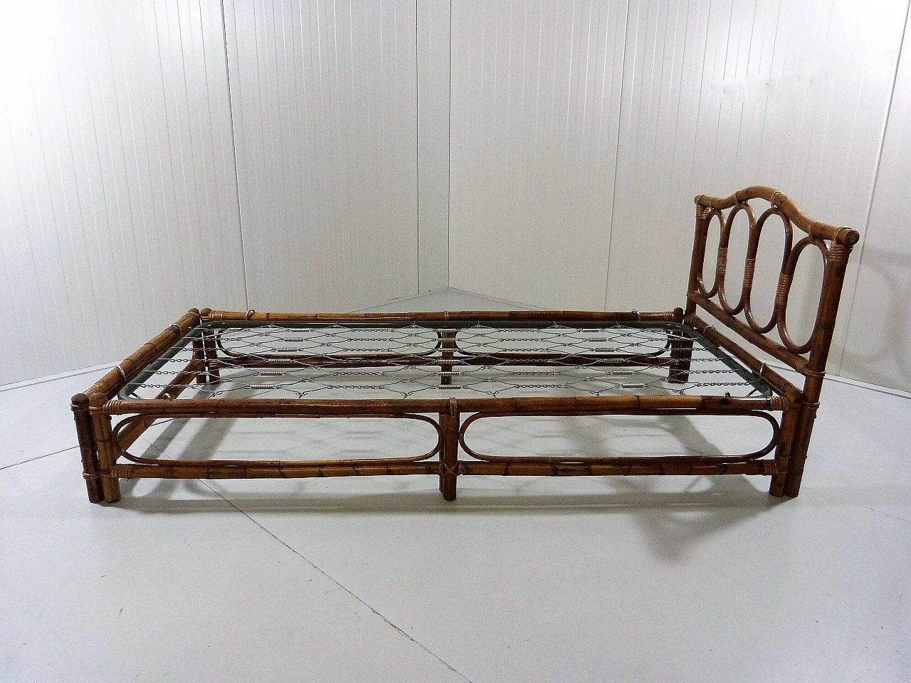 Brown varnished rattan daybed, 1970s 7