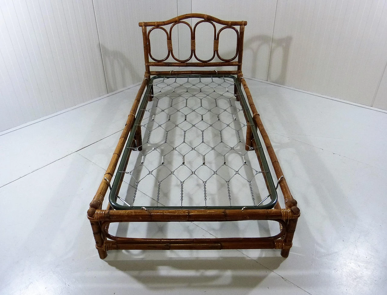 Brown varnished rattan daybed, 1970s 8