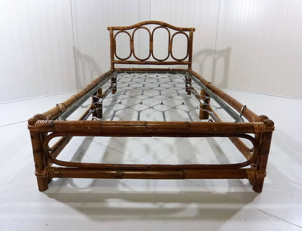 Brown varnished rattan daybed, 1970s 13