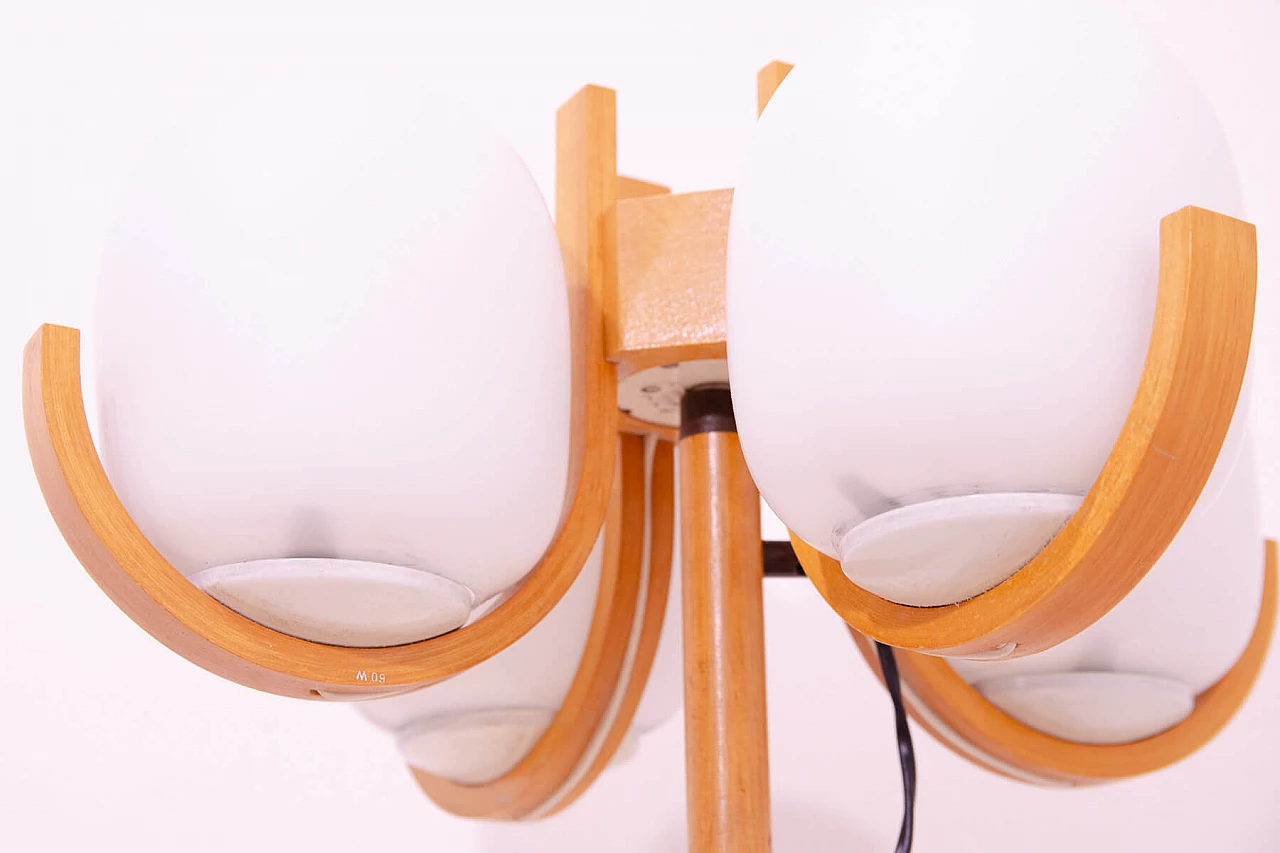 Lampada da terra in faggio con diffusori in vetro bianco opaco, anni '70 10