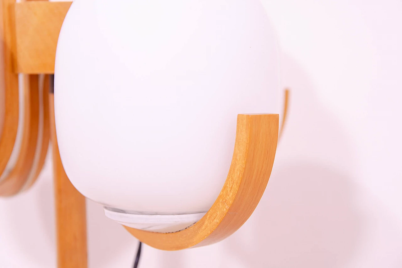 Lampada da terra in faggio con diffusori in vetro bianco opaco, anni '70 12