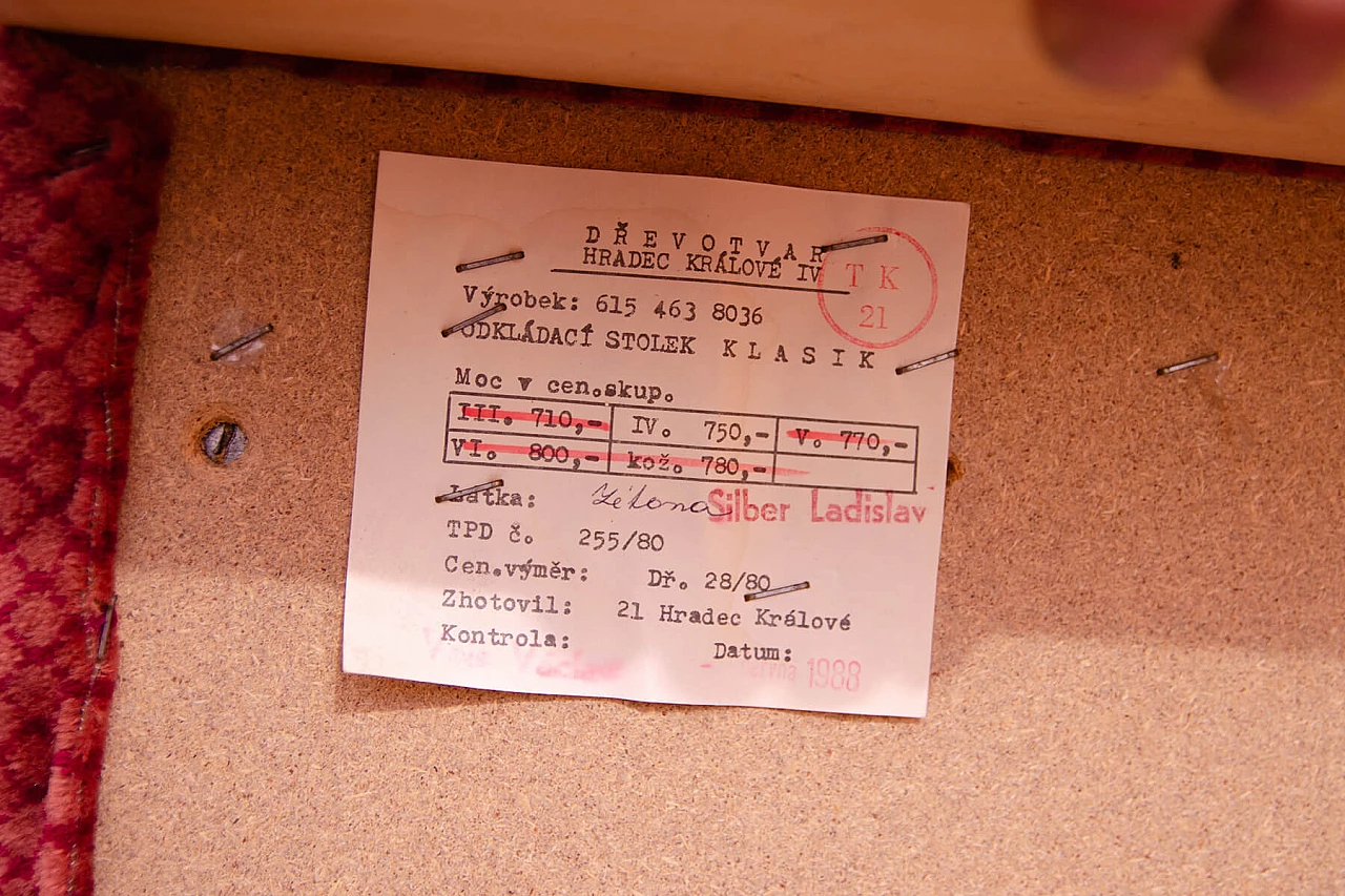 Divano, poltrona, tavolino e pouf cecoslovacchi, anni '80 19