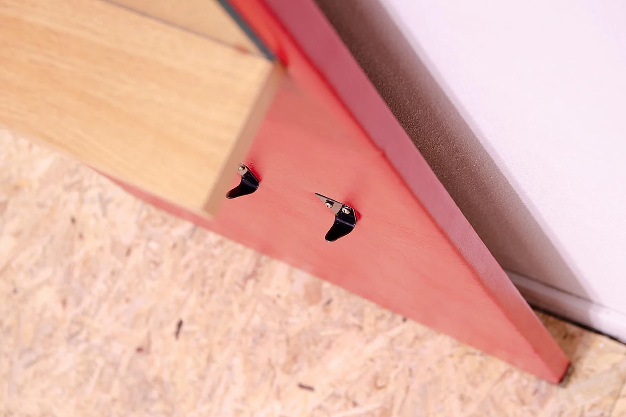 Appendiabiti in similpelle rossa con specchio di Drevotvar, anni '60 27