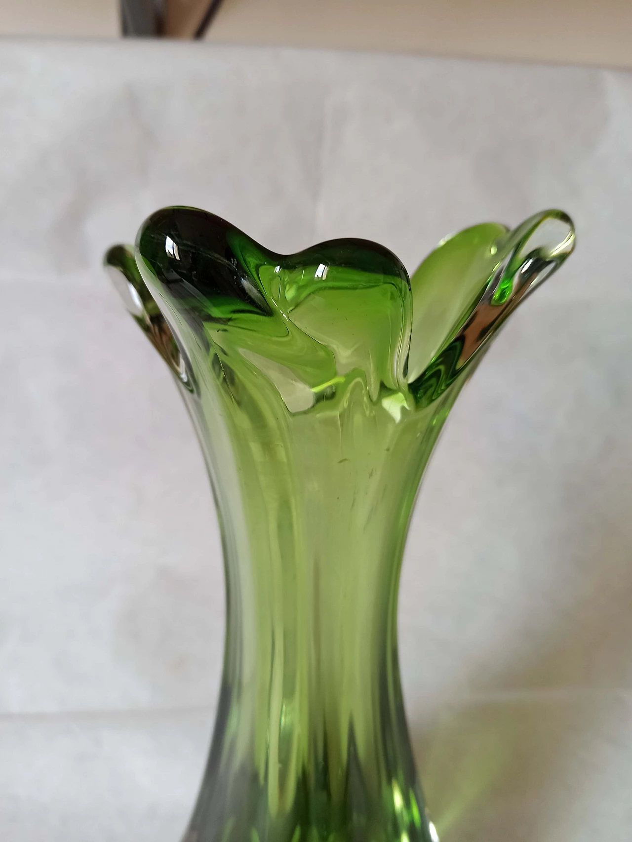 Vaso in vetro di Murano sommerso verde, anni '70 5