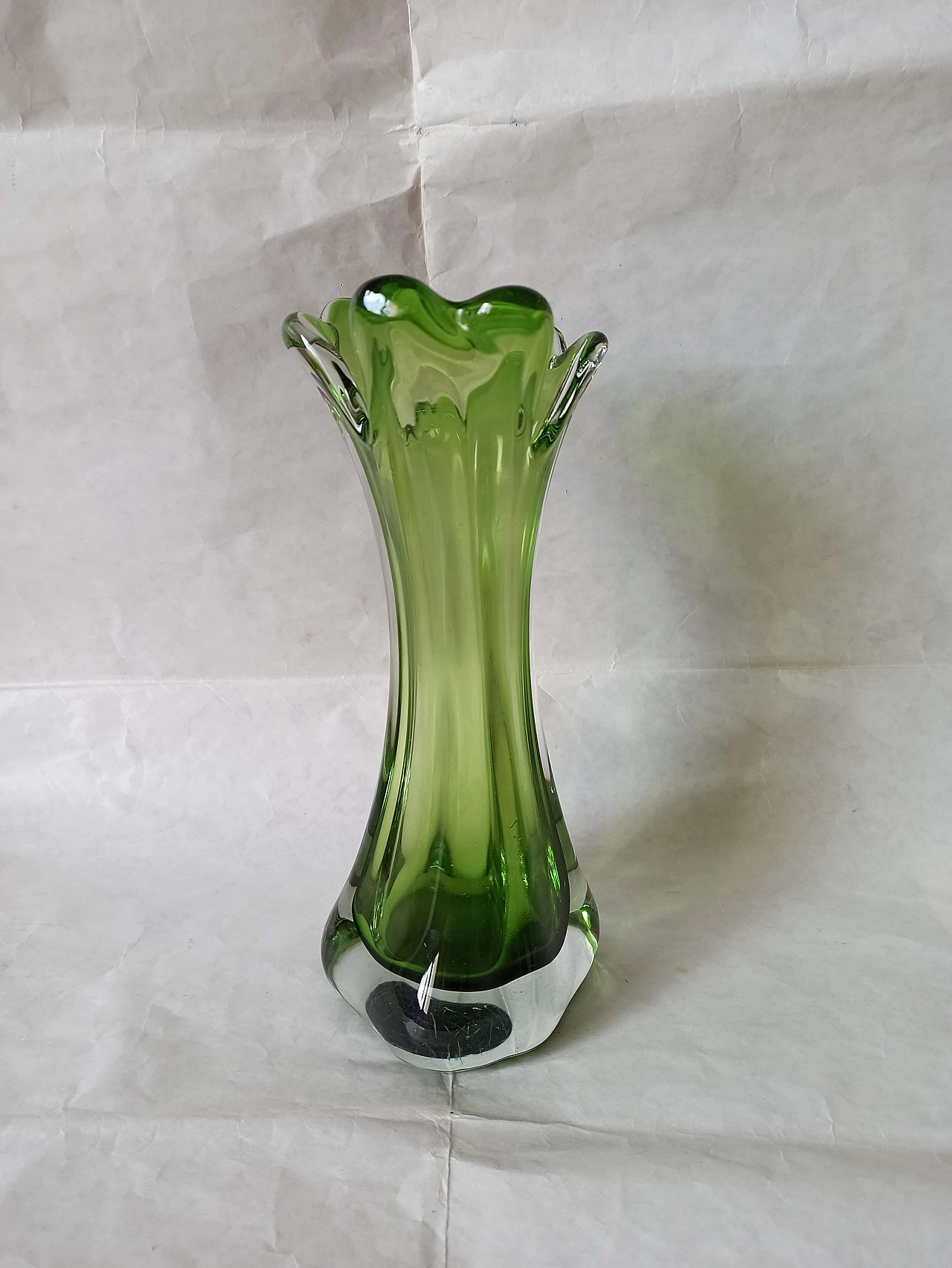 Vaso in vetro di Murano sommerso verde, anni '70 6