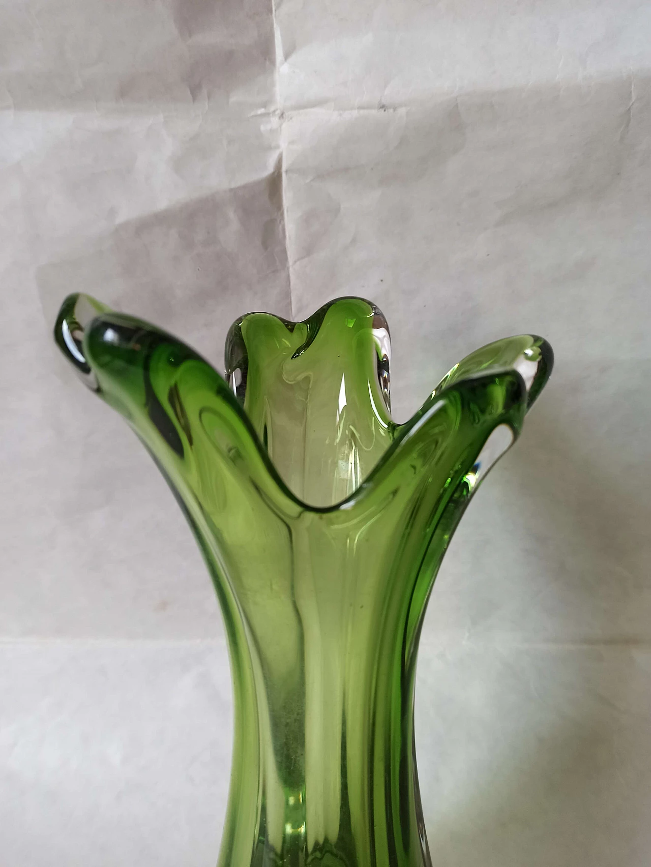 Vaso in vetro di Murano sommerso verde, anni '70 9