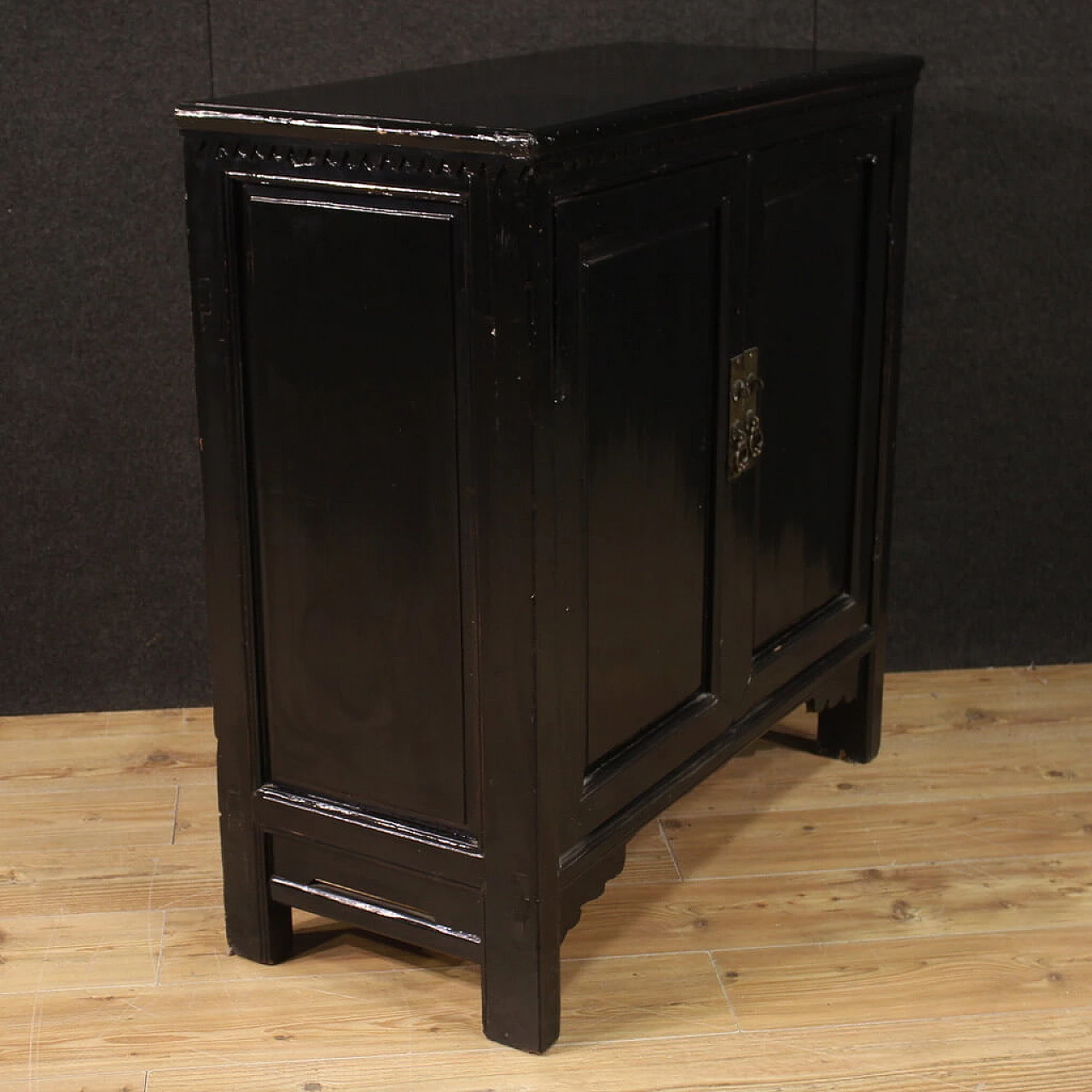 Chinese lacquered exotic wood sideboard, 1950s 4