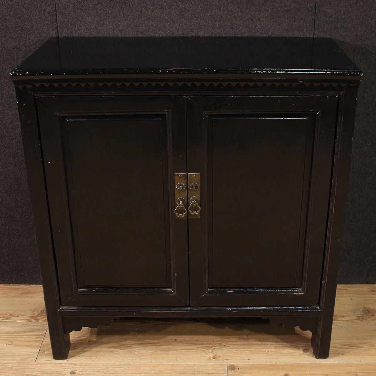 Credenza cinese in legno esotico laccato, anni '50 7