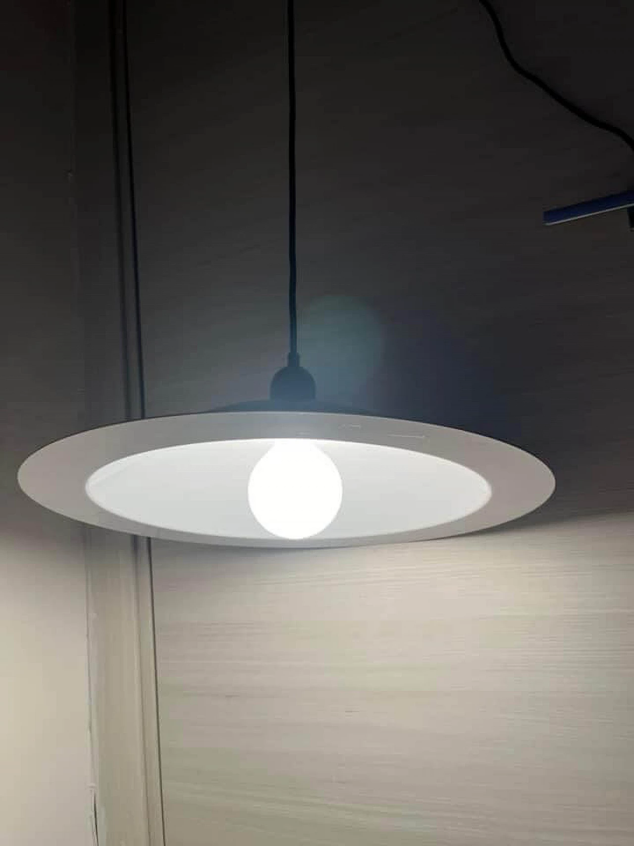 Lampada a sospensione in metallo smaltato verde di Stilnovo, anni '80 5