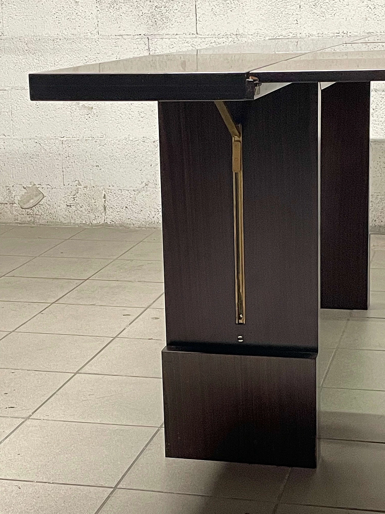 Rosewood and crystal extendable table, 1970s 4