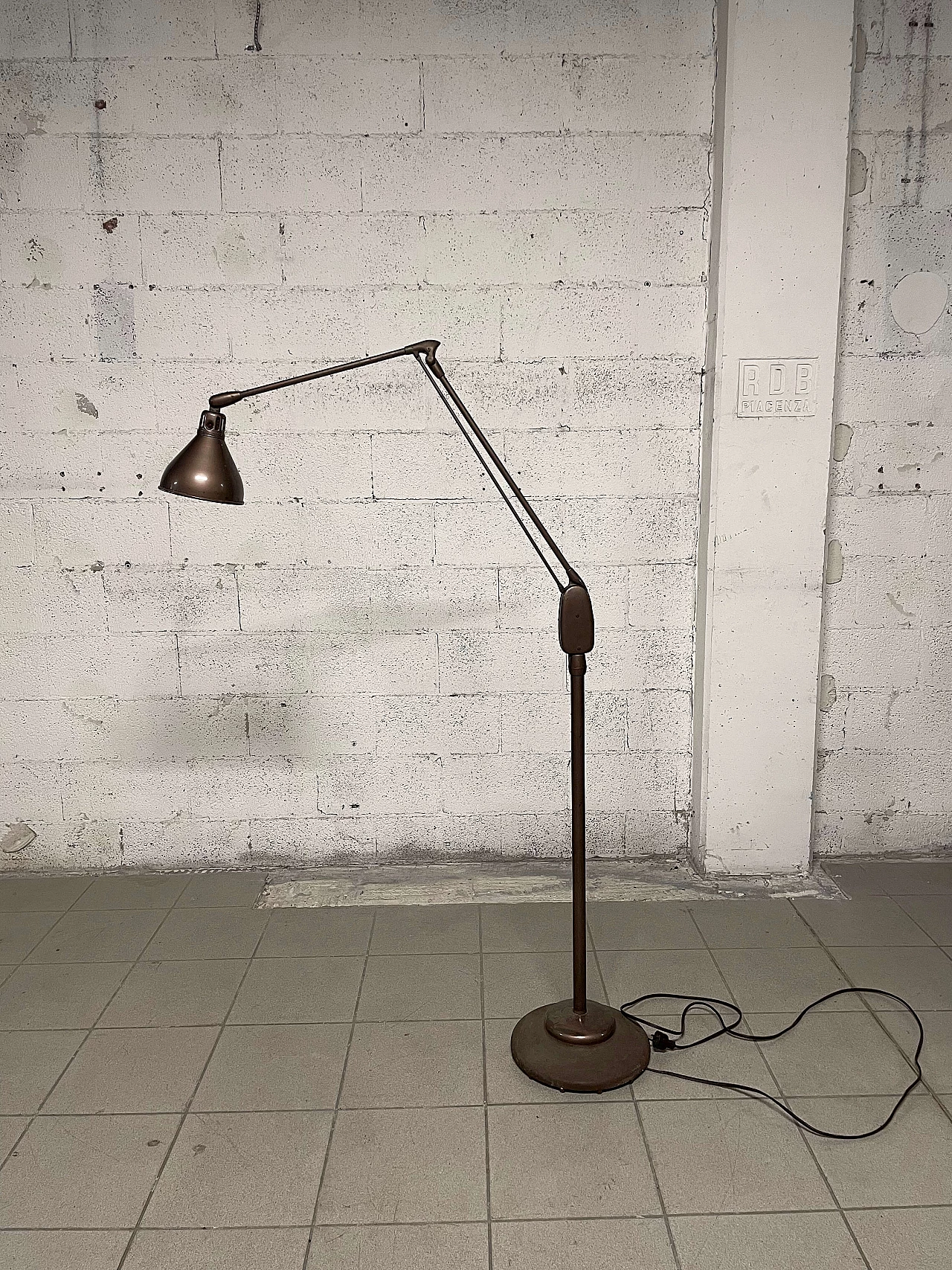 Extendable floor lamp 605 by Dazor MFG, 1950s 1