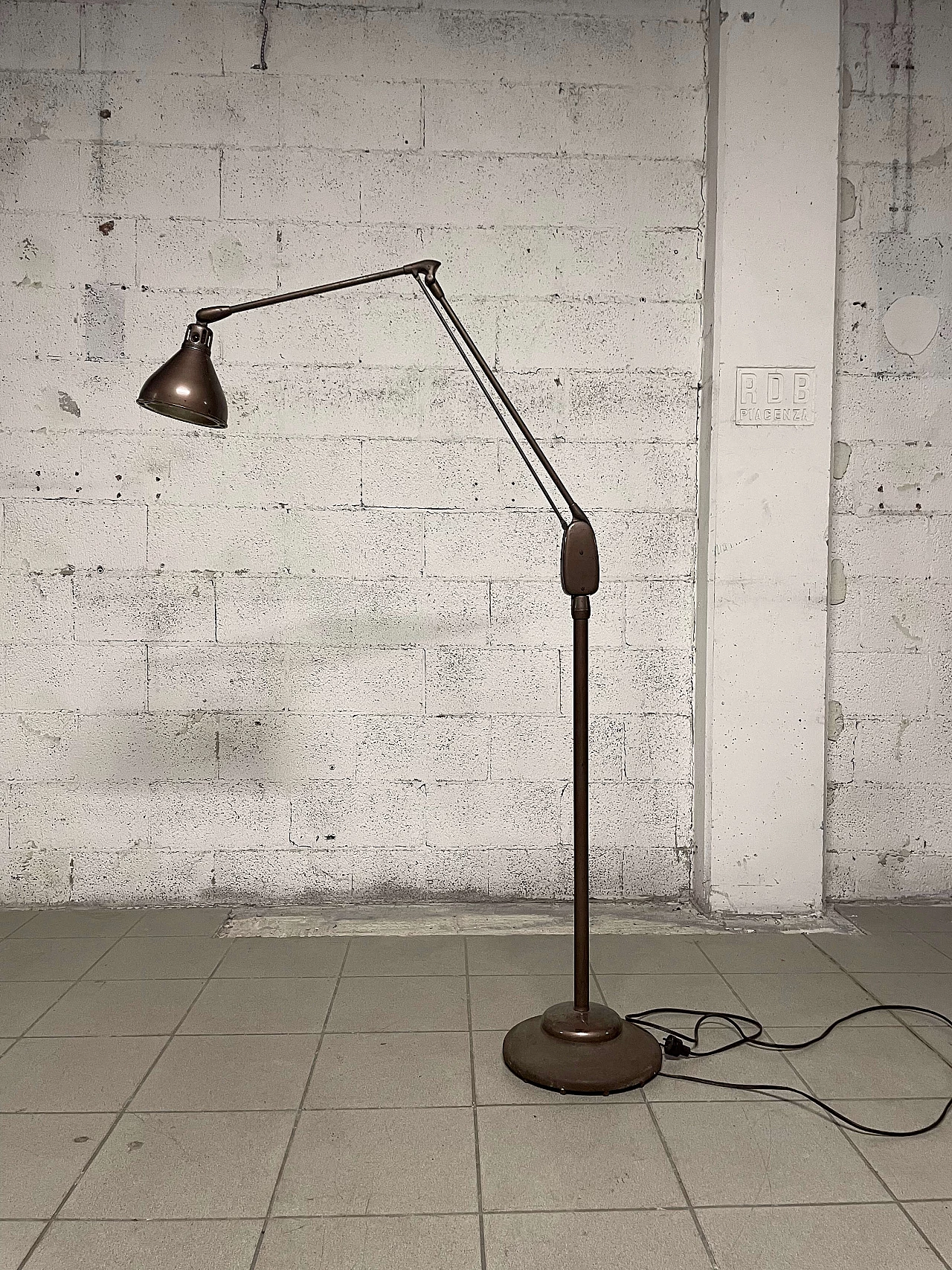 Extendable floor lamp 605 by Dazor MFG, 1950s 2