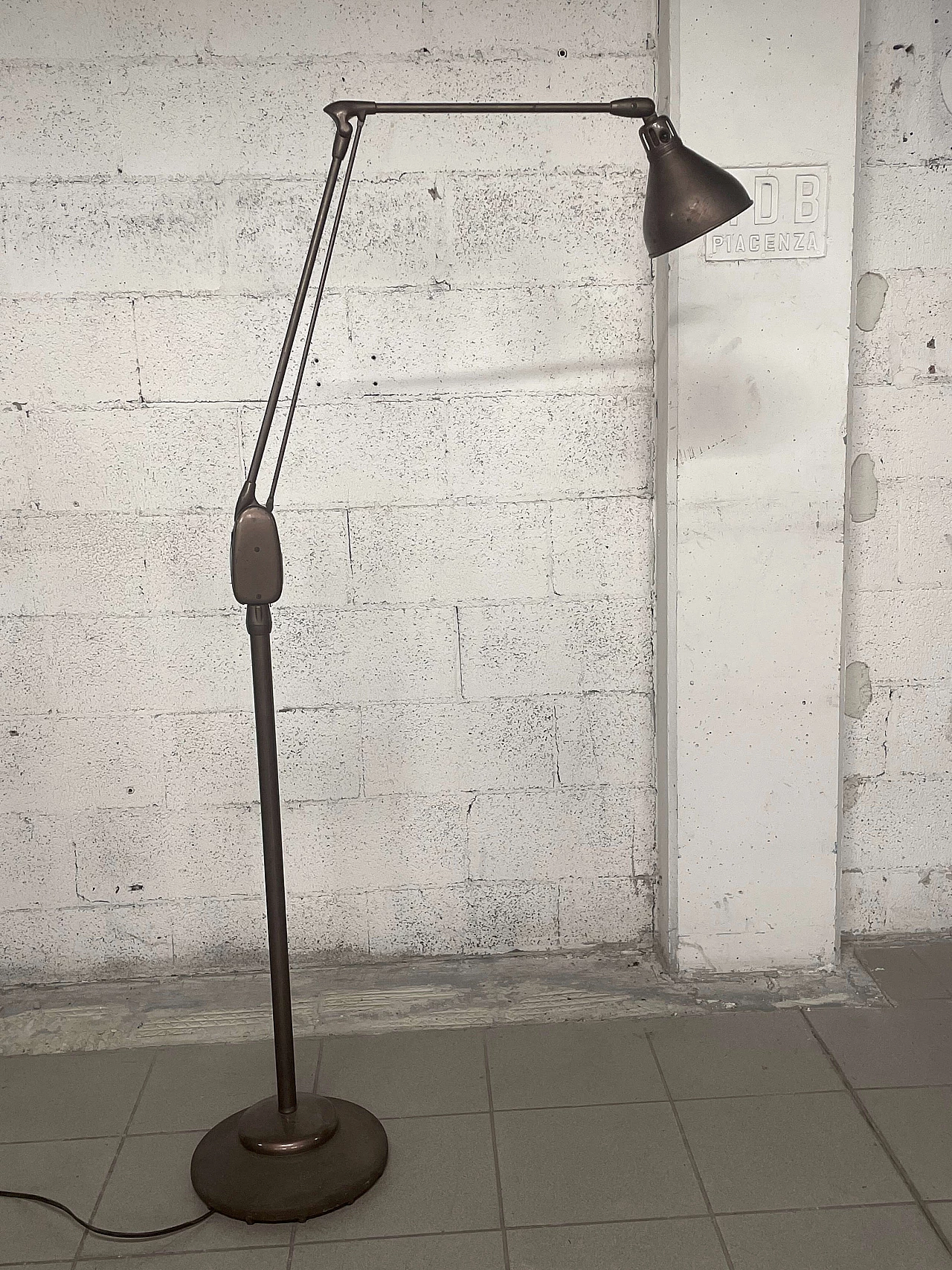 Extendable floor lamp 605 by Dazor MFG, 1950s 9
