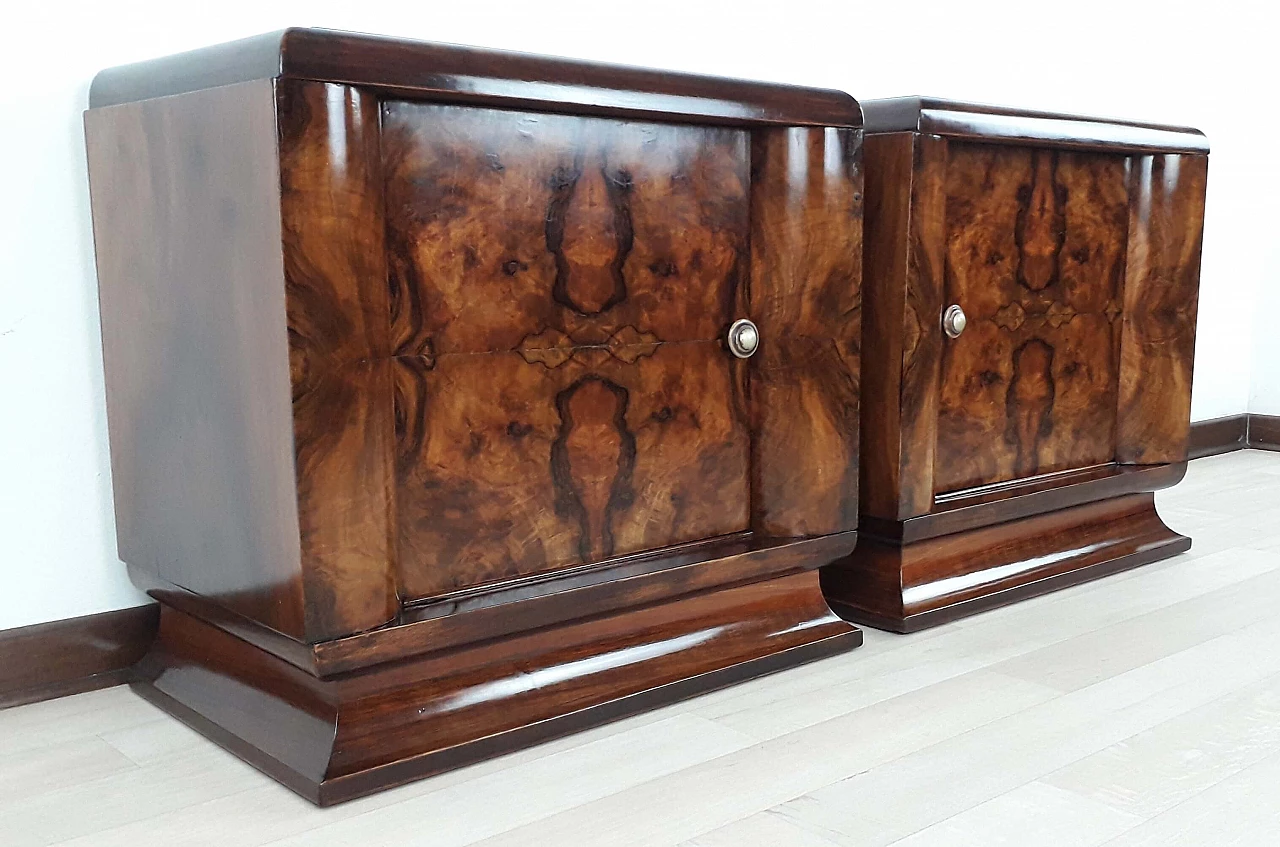 Pair of Florentine Art Deco walnut-root bedside tables, 1925 3