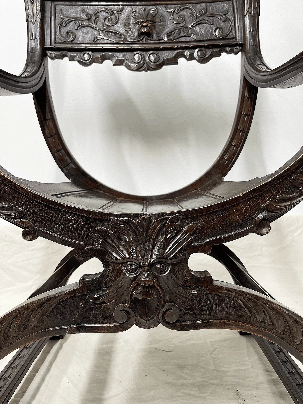 Pair of Renaissance style Savonarola armchairs, late 19th century 12