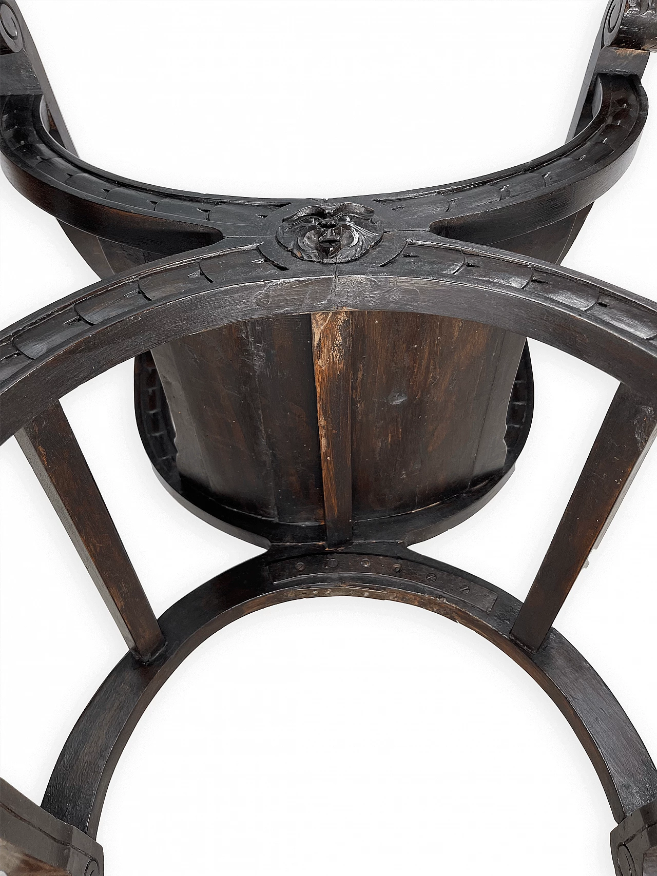 Pair of Renaissance style Savonarola armchairs, late 19th century 36