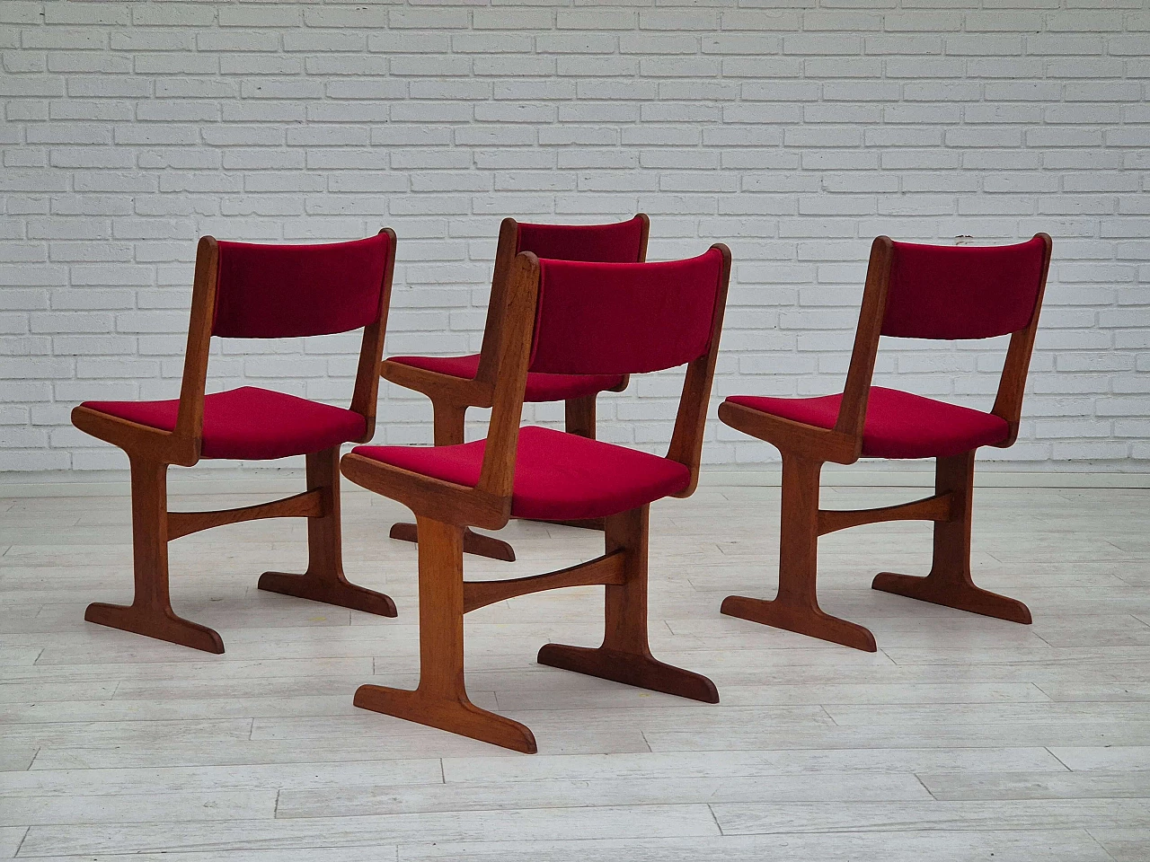 4 Chairs in teak and red velvet by Farsø Møbelfabrik, 1970s 4