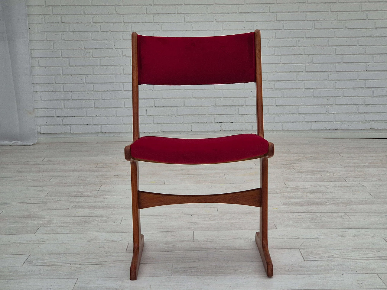 4 Chairs in teak and red velvet by Farsø Møbelfabrik, 1970s 10