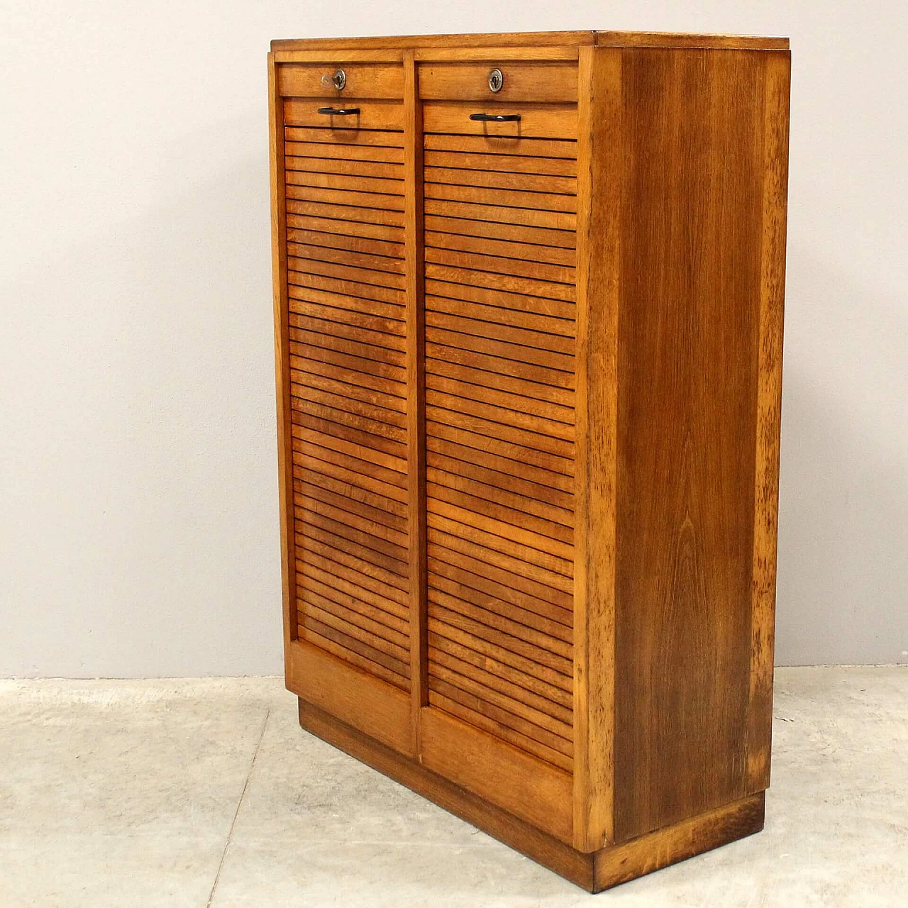 Oak filing cabinet with shutter, early 20th century 1