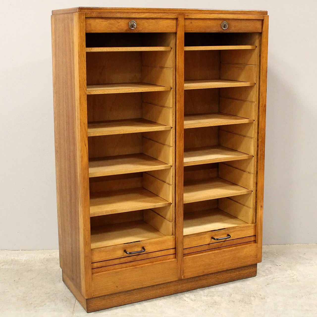 Oak filing cabinet with shutter, early 20th century 9