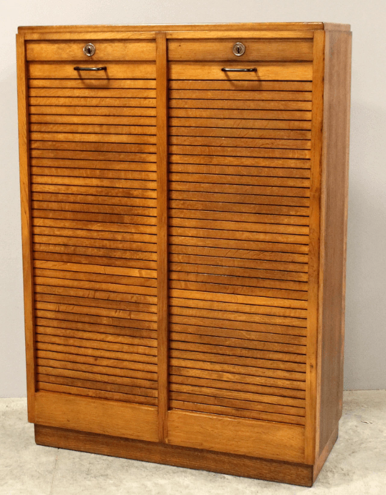 Oak filing cabinet with shutter, early 20th century 10