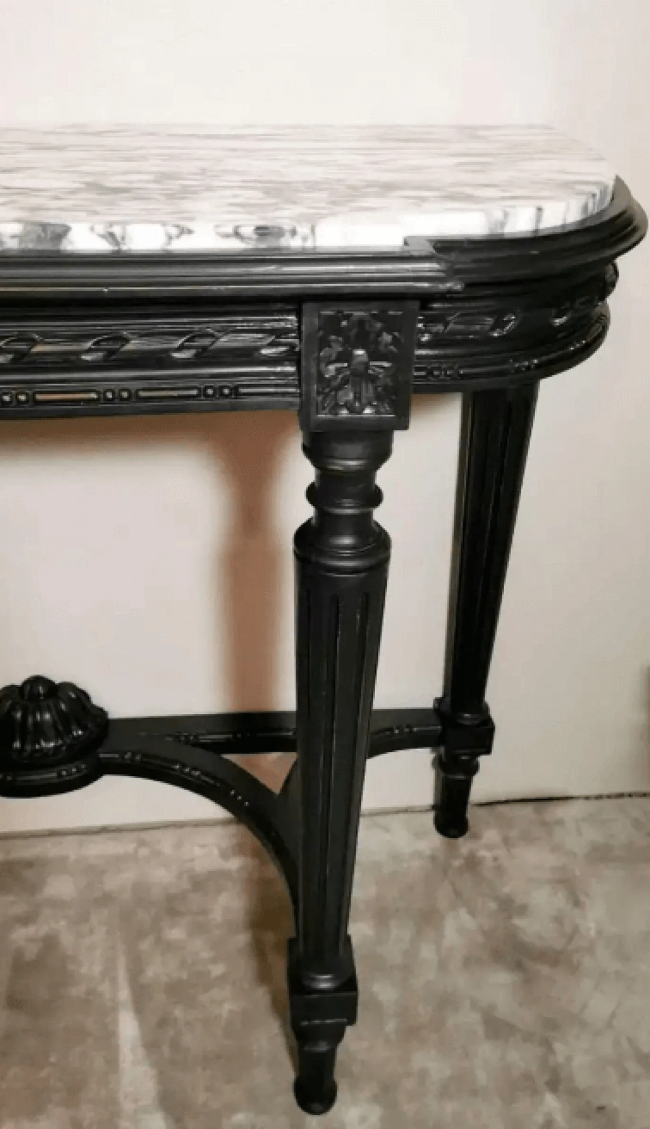 Napoleon III style French console table in black wood and Carrara arabesque marble, 19th century 4