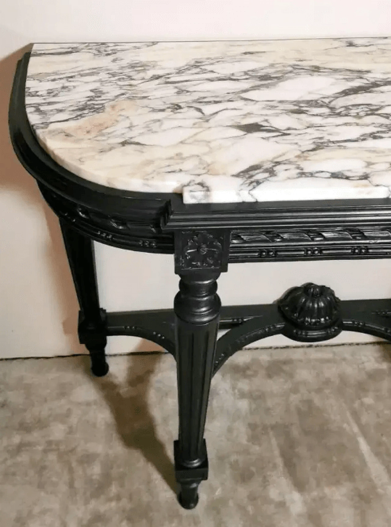 Napoleon III style French console table in black wood and Carrara arabesque marble, 19th century 5