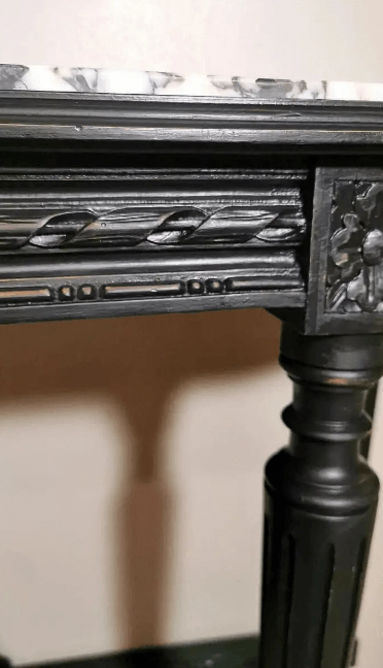 Napoleon III style French console table in black wood and Carrara arabesque marble, 19th century 11