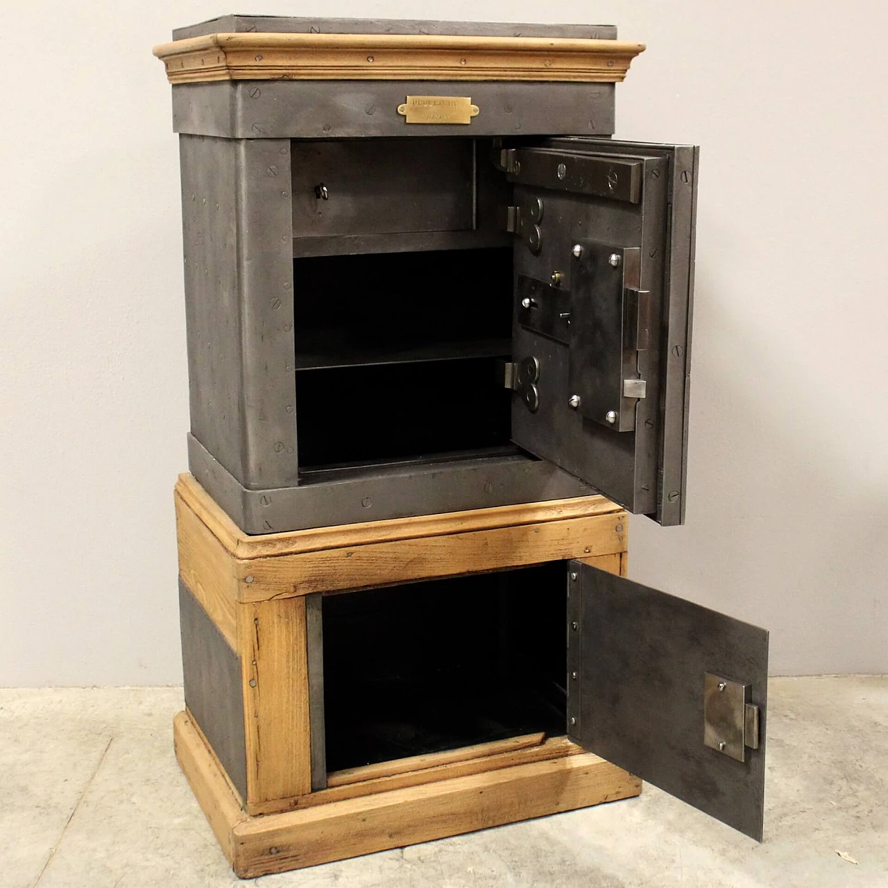 Iron and wood safe, late 19th century 5