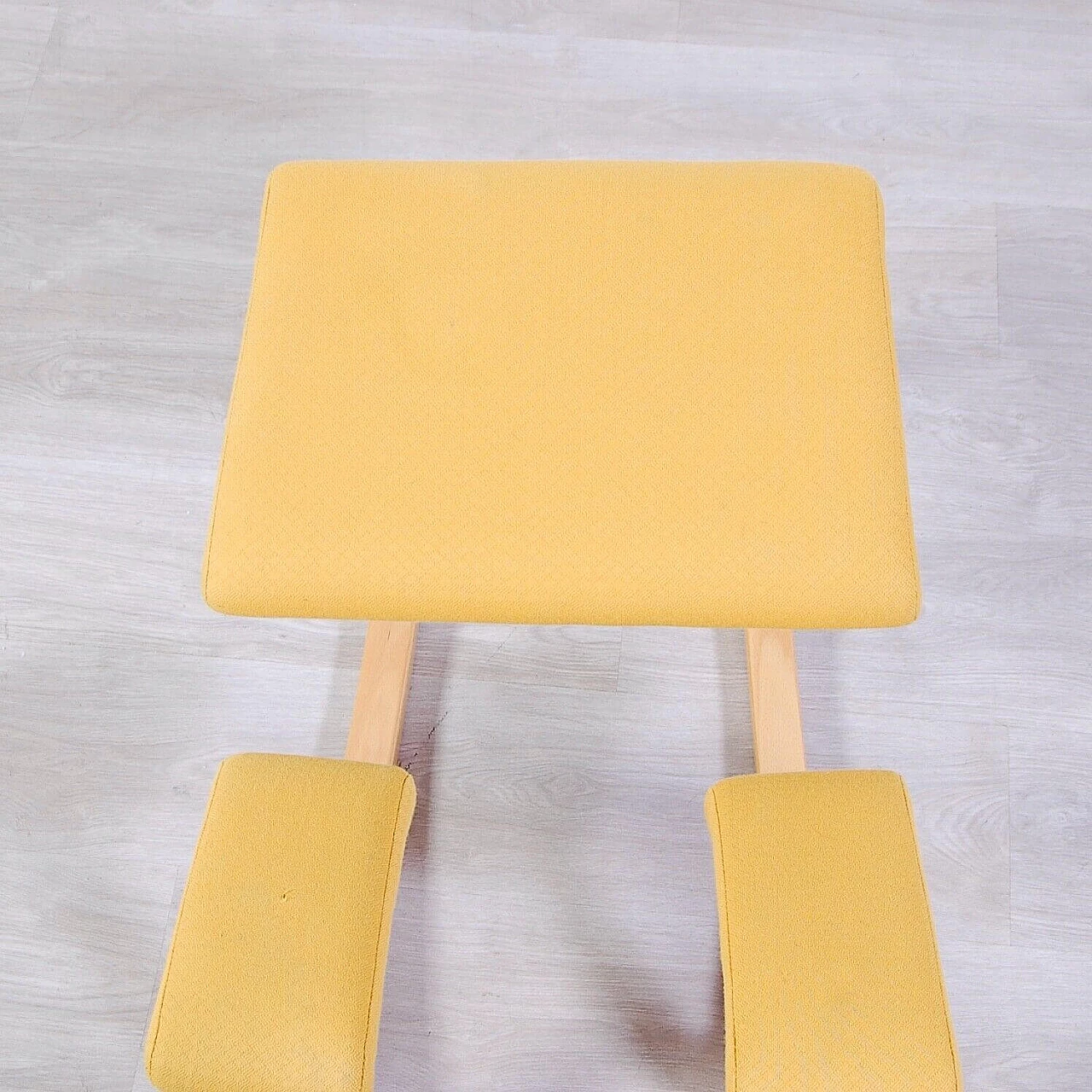 Sedia ergonomica gialla Stokke di Peter Opsvik, anni '80 6