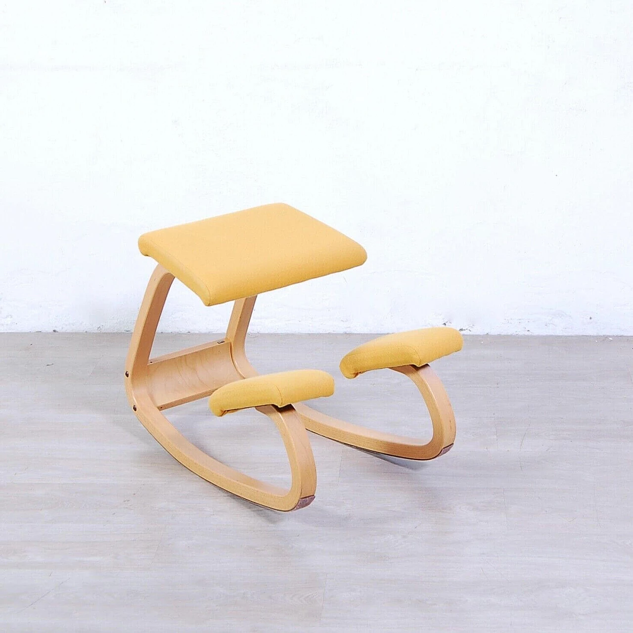 Sedia ergonomica gialla Stokke di Peter Opsvik, anni '80 14
