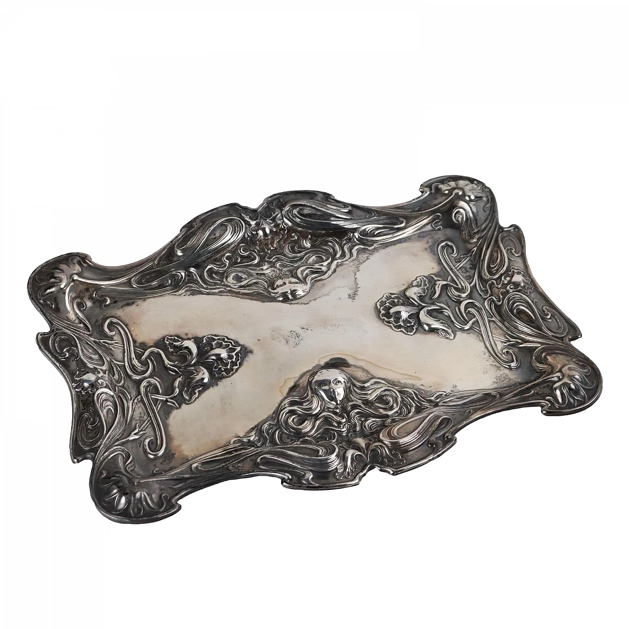 Vassoio inglese in argento sbalzato, 1901 1