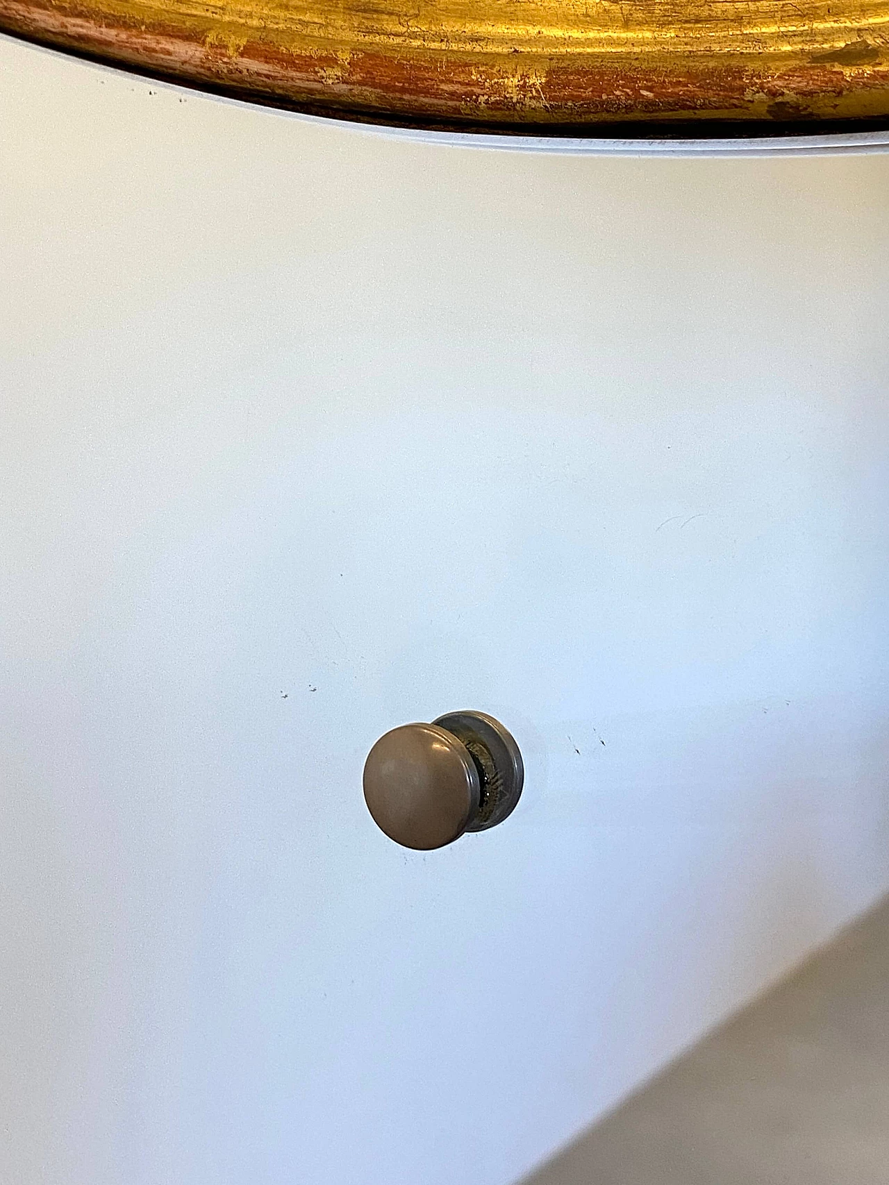 Shield-shaped mirror with gilded wooden frame, 1960s 3