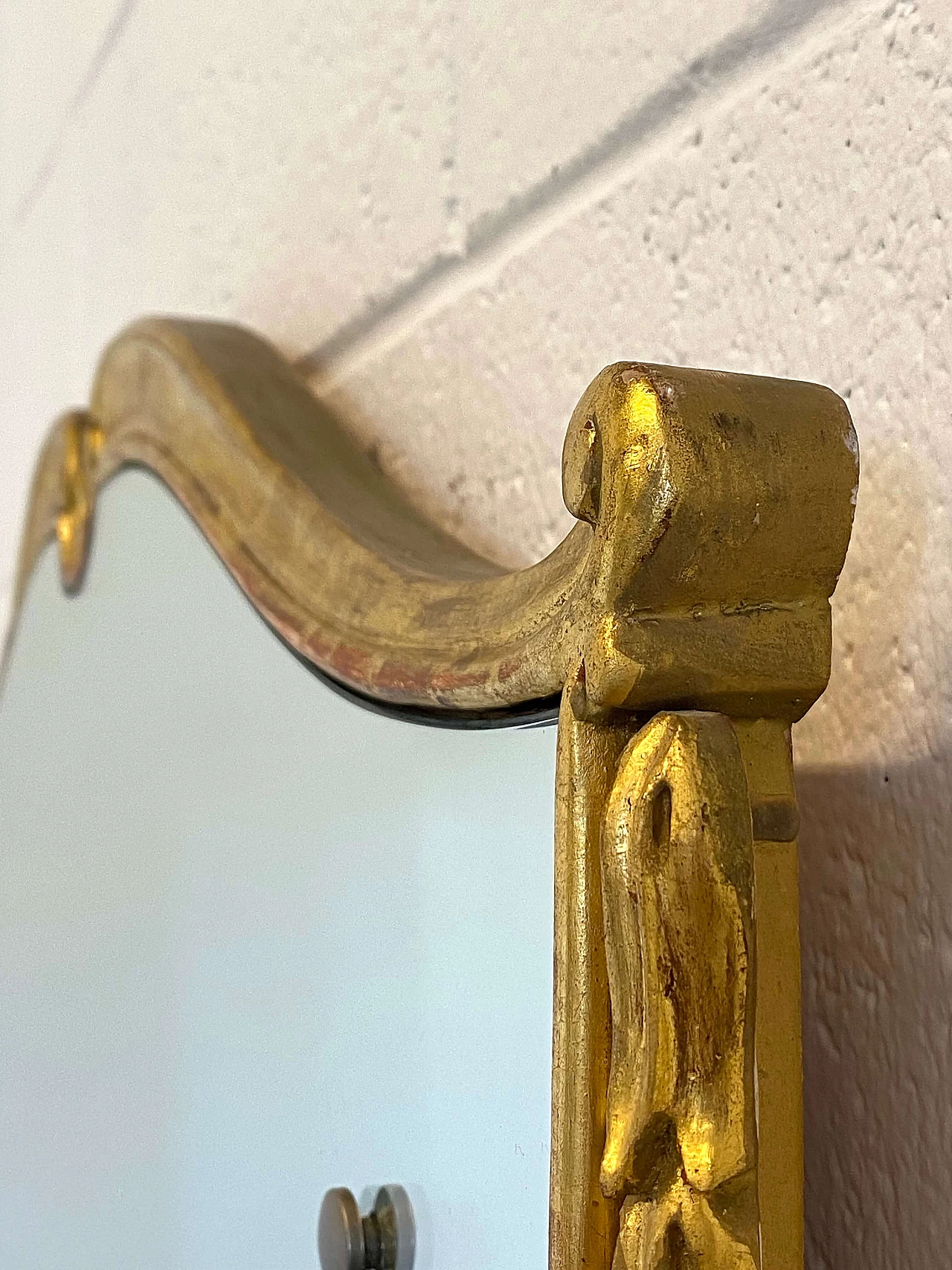 Shield-shaped mirror with gilded wooden frame, 1960s 4