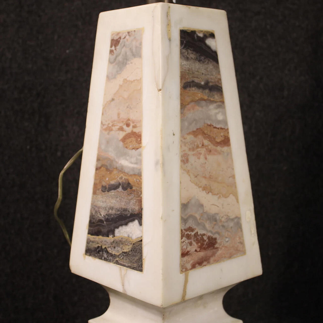 Coppia di lampade da tavolo in marmo bianco con inserti policromi, anni '60 8