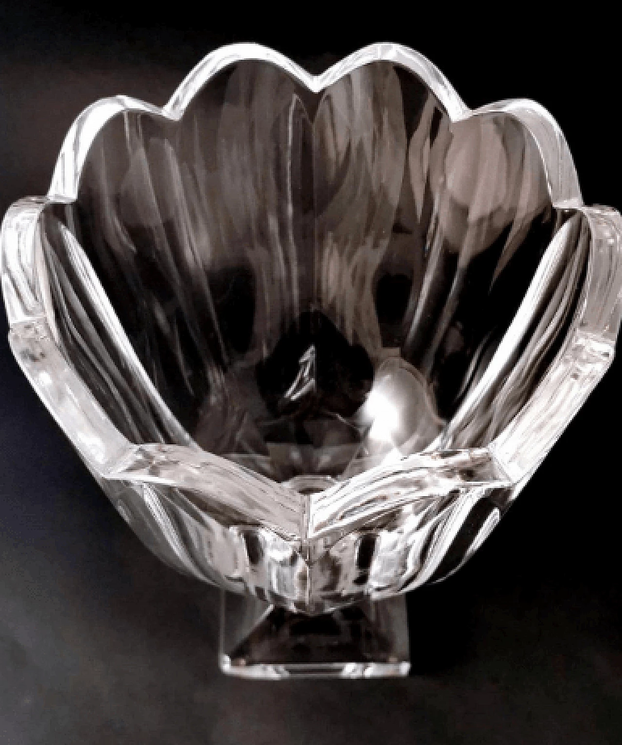 Swedish crystal tulip vase, 1980s 9