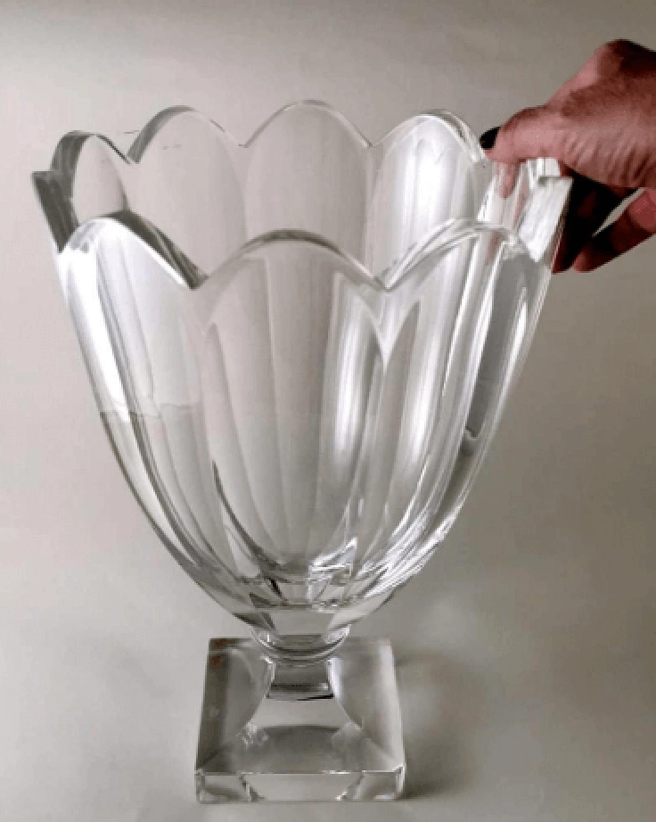 Swedish crystal tulip vase, 1980s 18