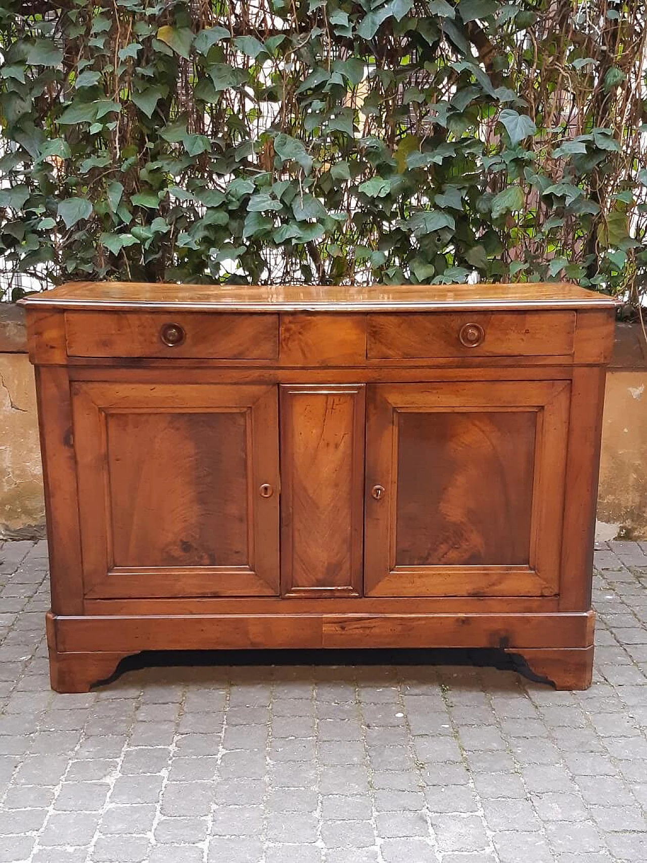 French Louis Philippe walnut feather sideboard, 19th century 6