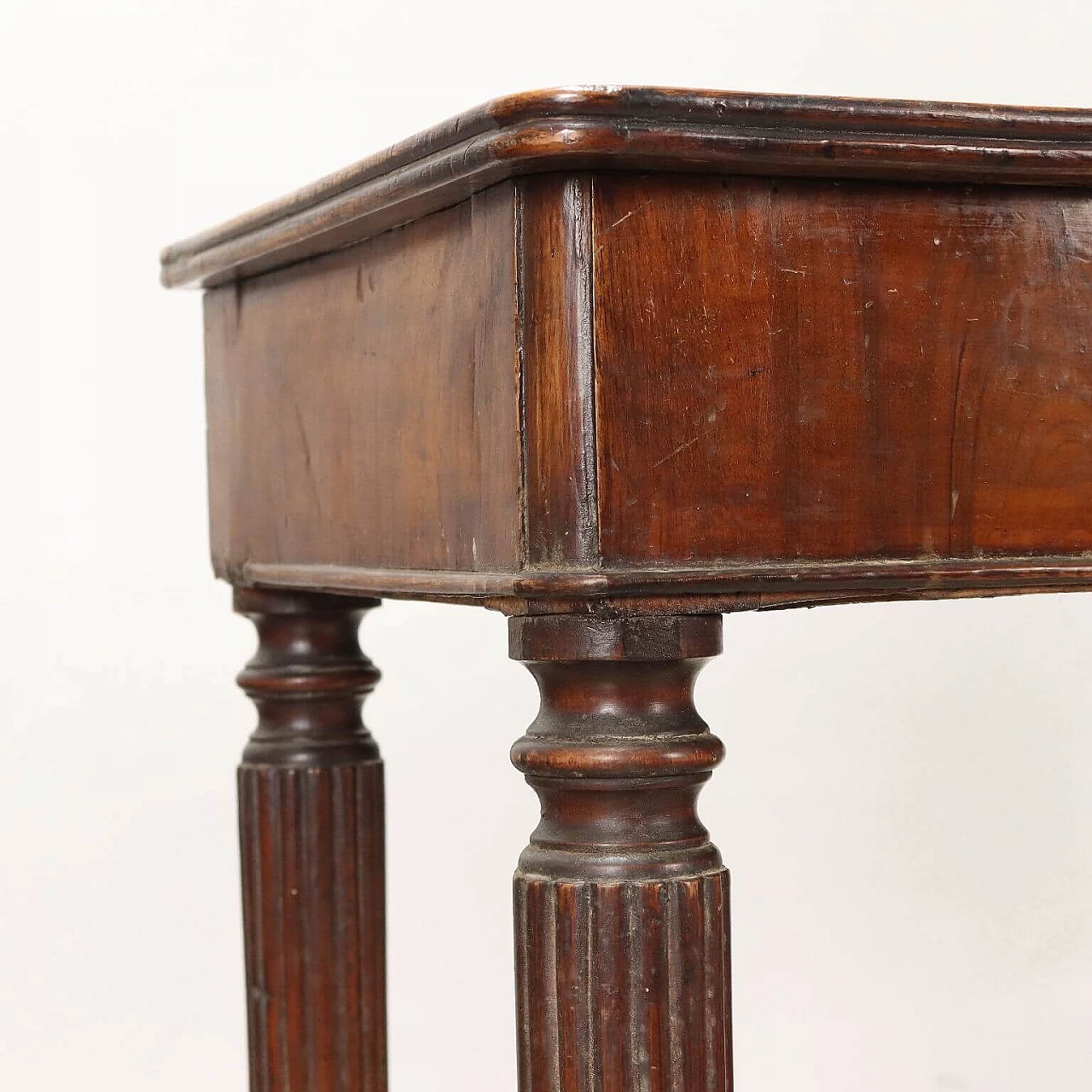 Walnut side table with showcase, early 19th century 4