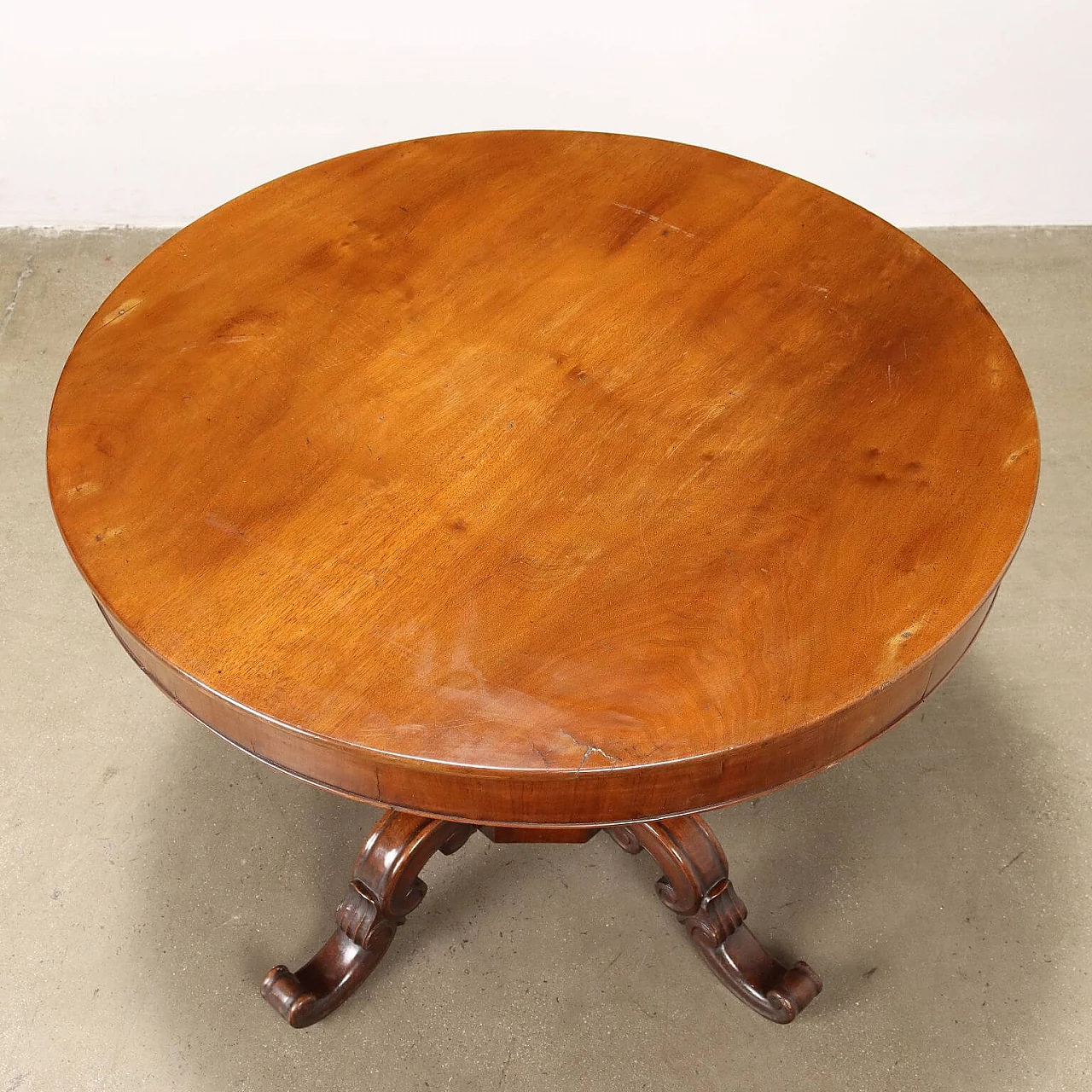 Walnut round table in Luigi Filippo style, mid 19th century 3
