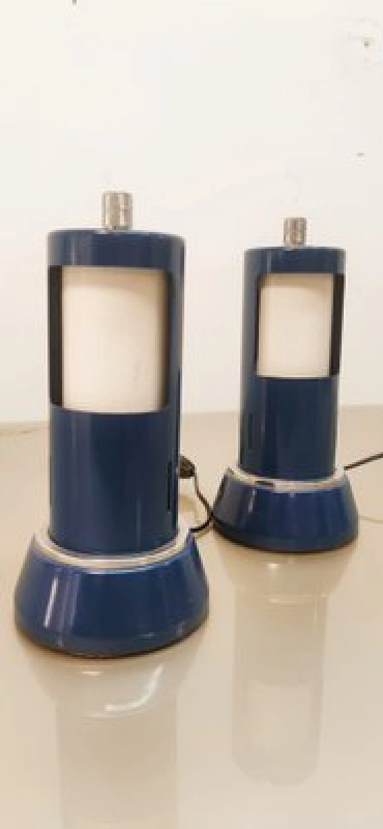 Lampada da tavolo in metallo blu e bianco, anni '60 10