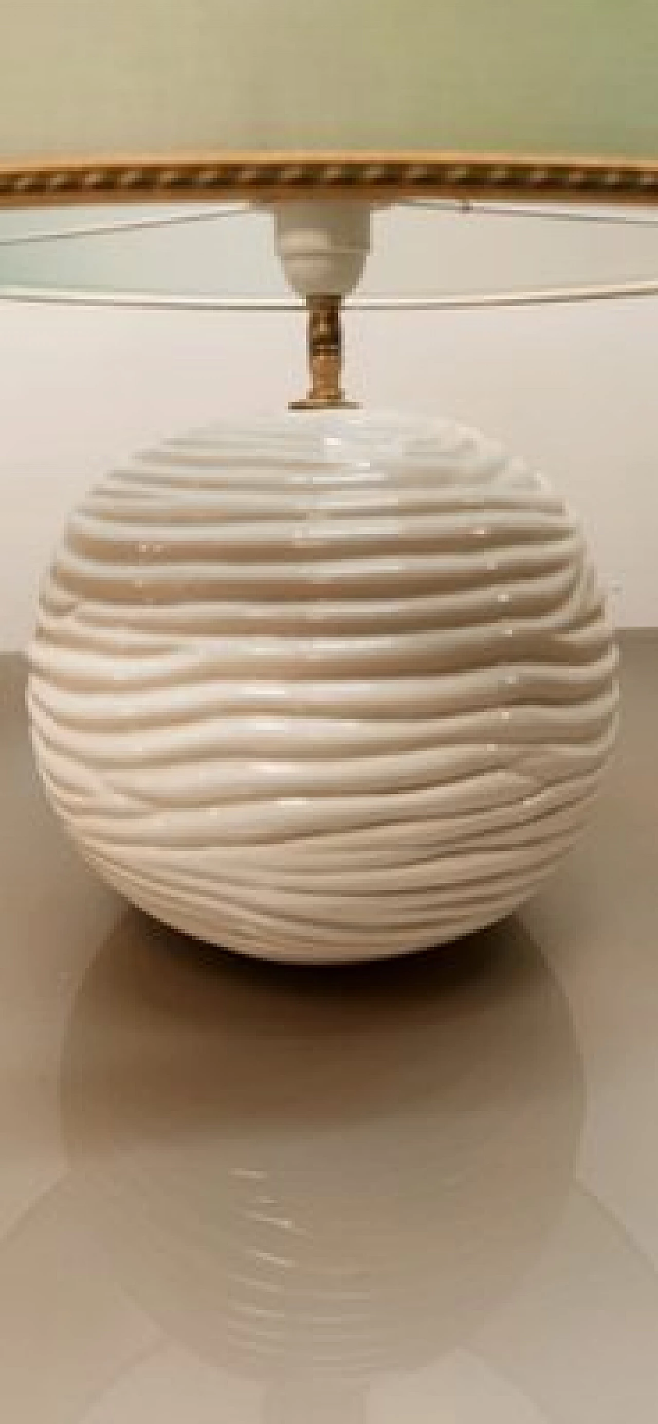 Lampada da tavolo in ceramica bianca con paralume verde acqua, anni '60 3