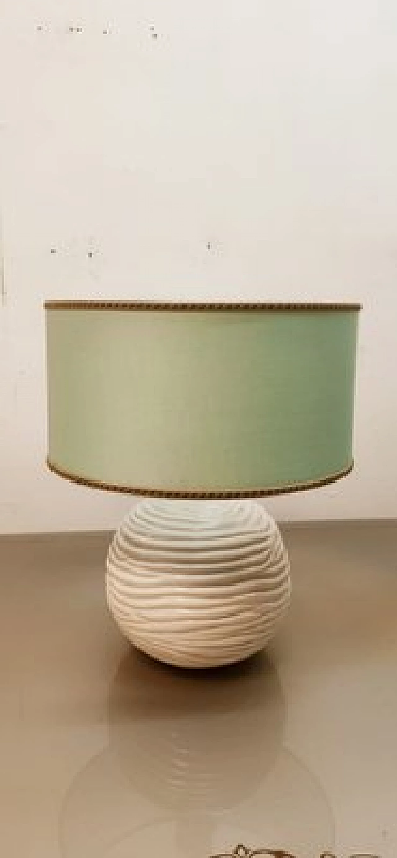 Lampada da tavolo in ceramica bianca con paralume verde acqua, anni '60 4