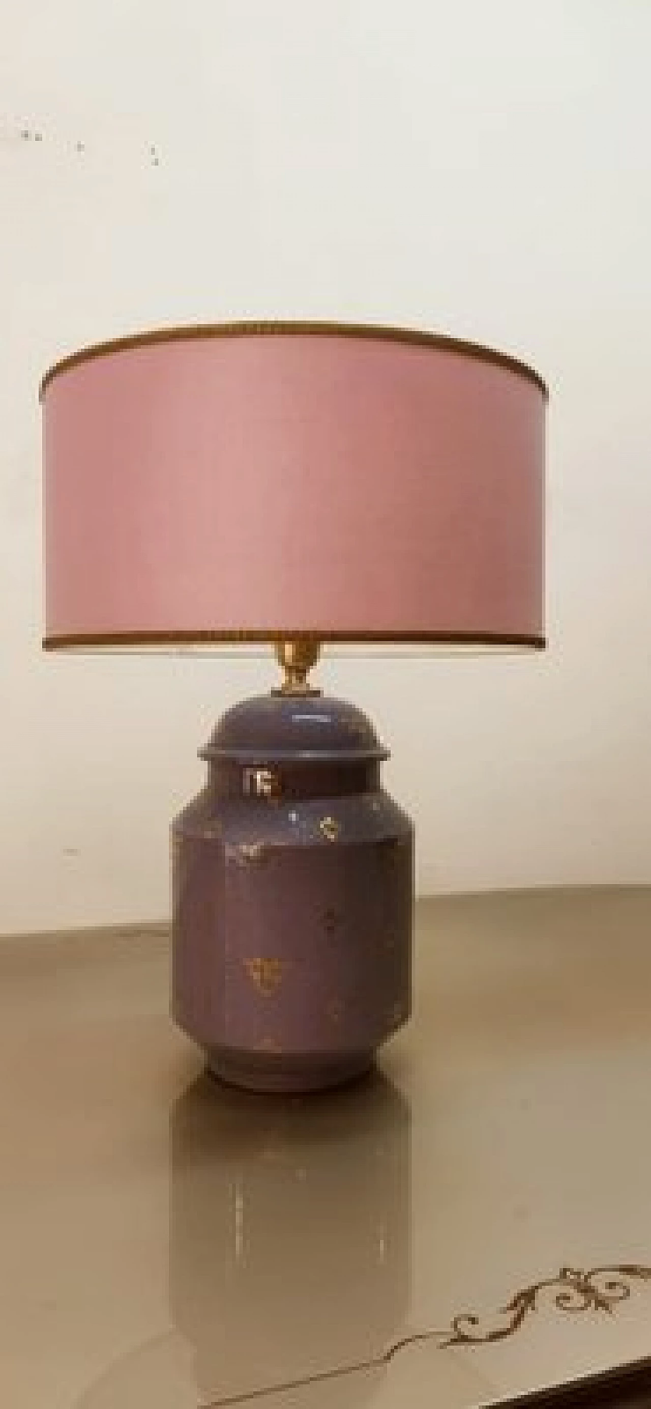 Lampada da tavolo in ceramica viola con paralume in tessuto, anni '70 6