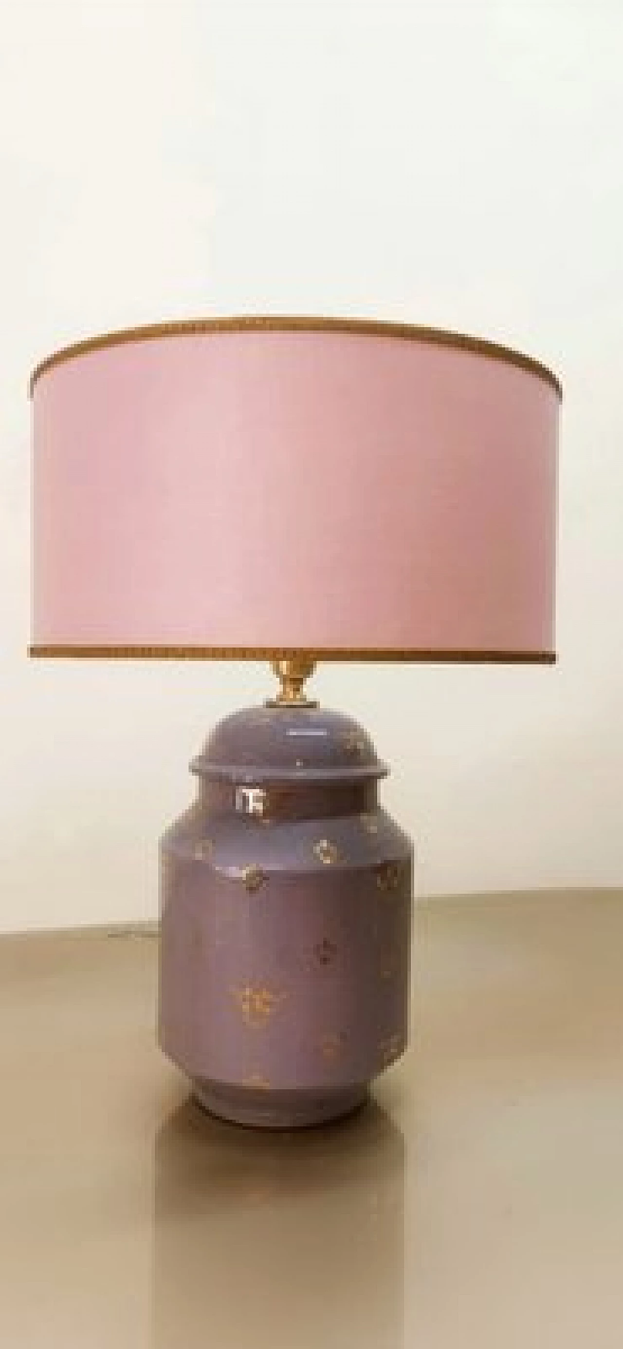 Lampada da tavolo in ceramica viola con paralume in tessuto, anni '70 10