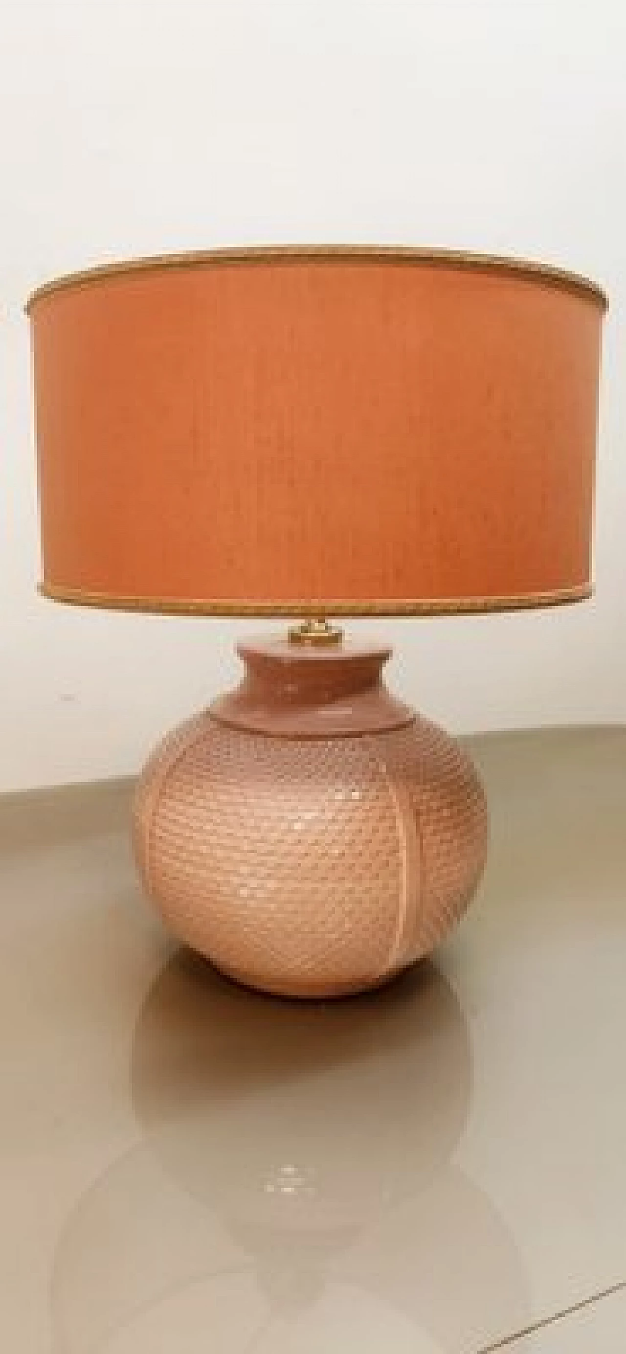 Lampada da tavolo in ceramica rosa con paralume in tessuto, anni '70 5