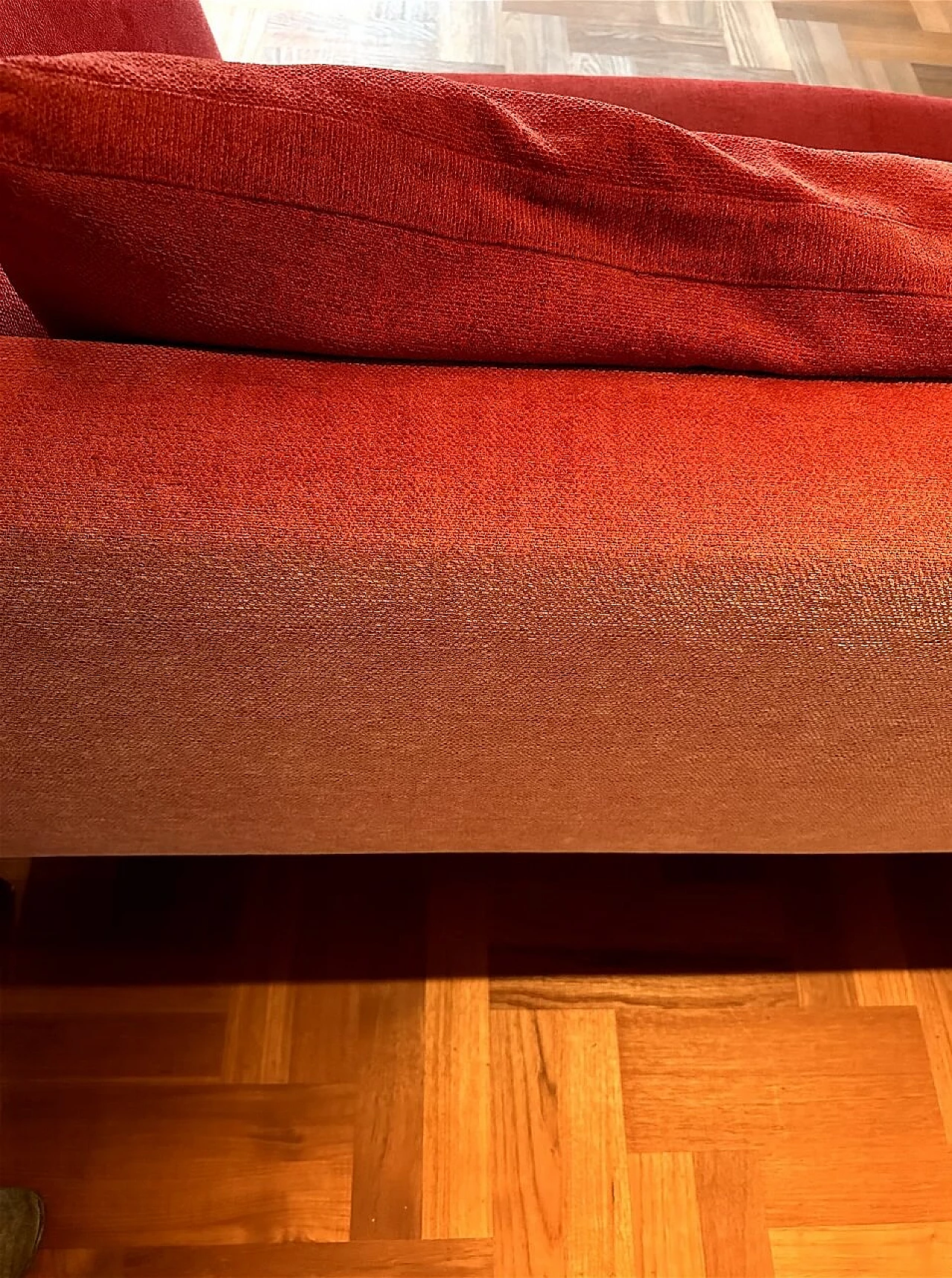 CH228 Charles sofa in red Maxalto-Cat cotton by Antonio Citterio for B&B Italia 14