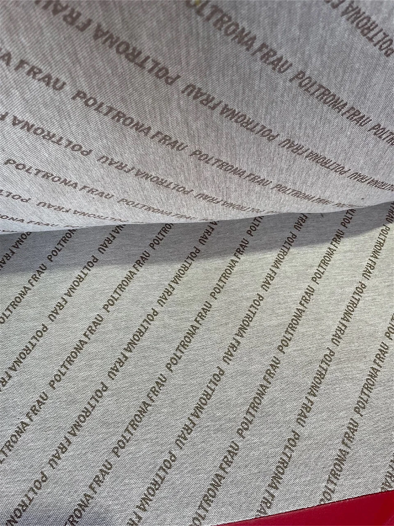 Poltrona Vanity Fair 904 di Renzo Frau per Poltrona Frau, anni '90 8