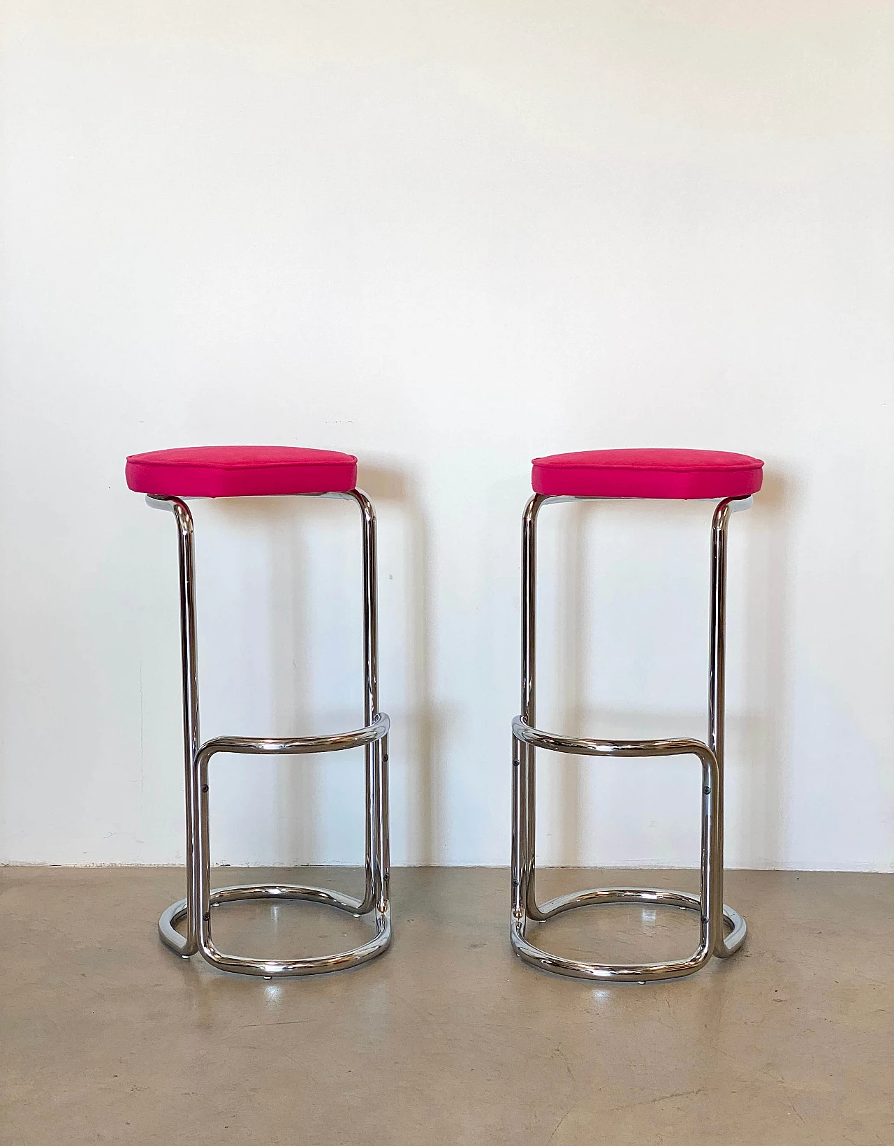 Pair of steel bar stools, 1970s 12