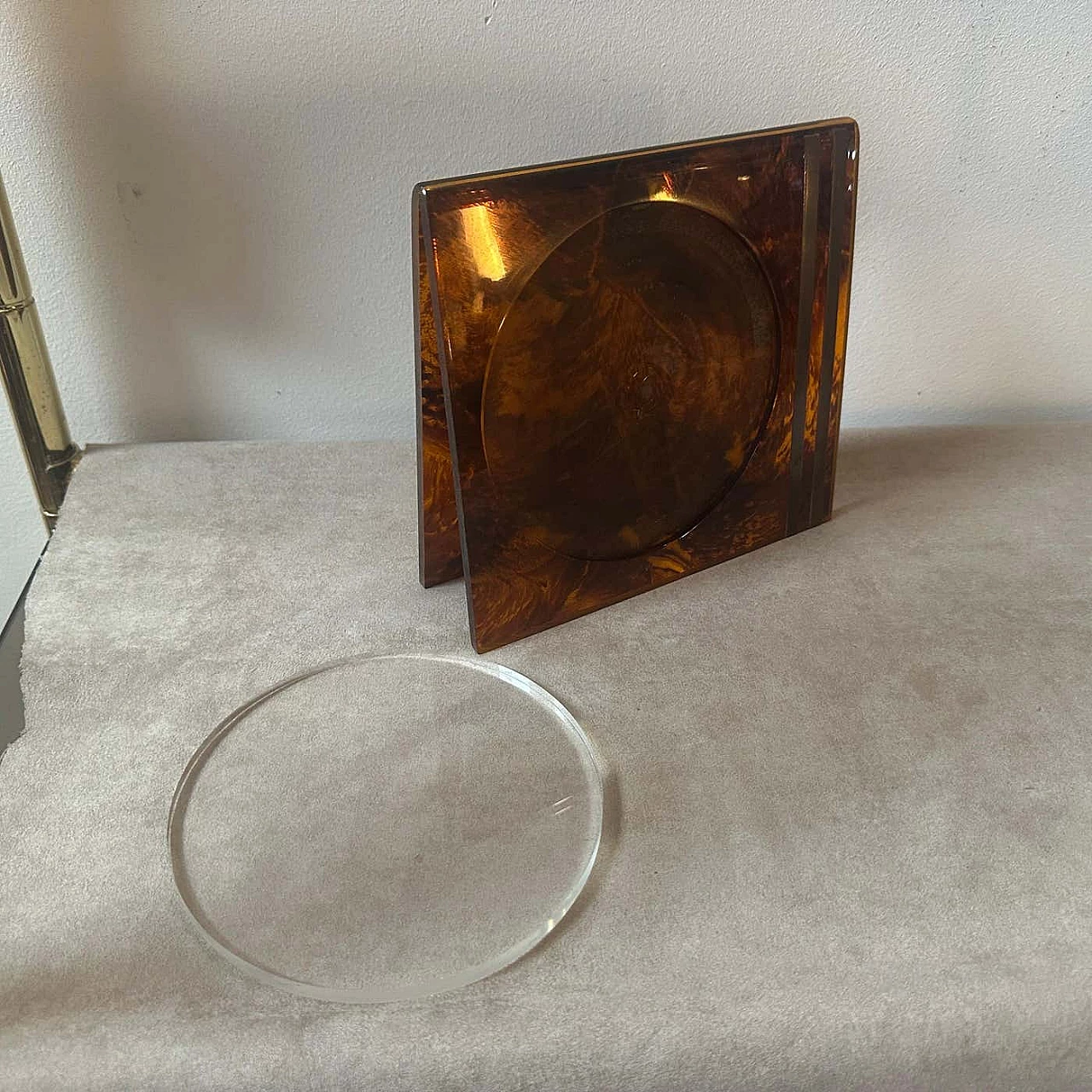 Lucite and brass picture frame with tortoiseshell effect, 1970s 9